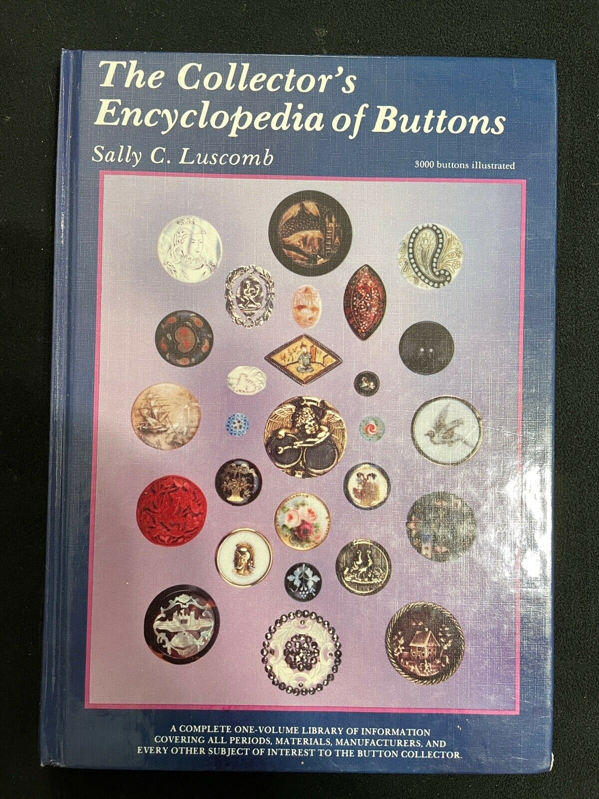 The Collector’s Encyclopedia Of Buttons In Hc By Luscomb